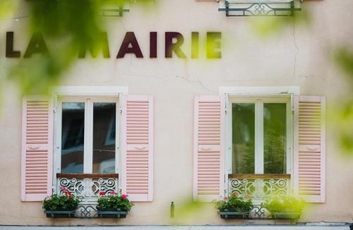 Embrun Hotel | Logis - Hotel De La Mairie