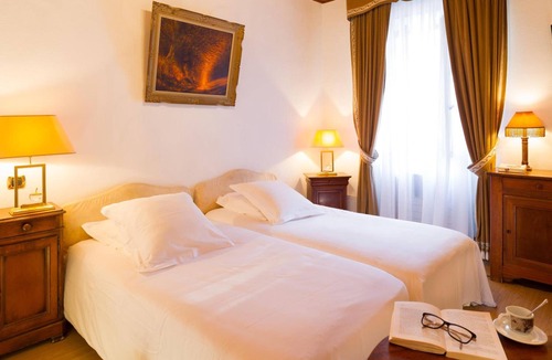 Corps Hotel | Logis Hotel De La Poste