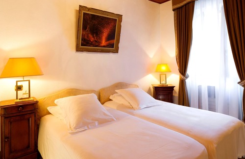 Corps Hotel | Logis Hotel De La Poste