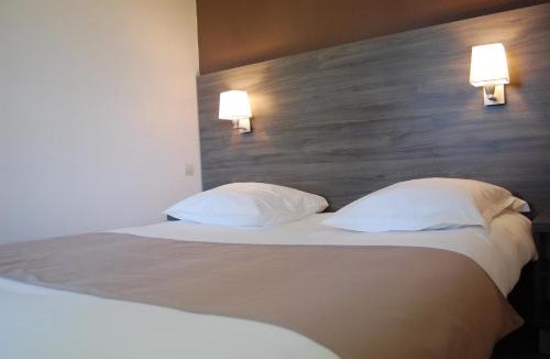 Lay-Saint-Remy Hotel | Logis Hotel des Portes de Meuse