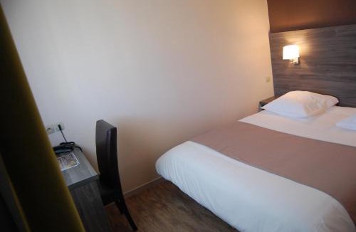 Lay-Saint-Remy Hotel | Logis Hotel des Portes de Meuse