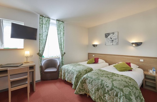 Huelgoat Hotel | Logis Hotel Du Lac