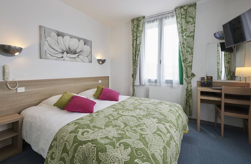 Huelgoat Hotel | Logis Hotel Du Lac