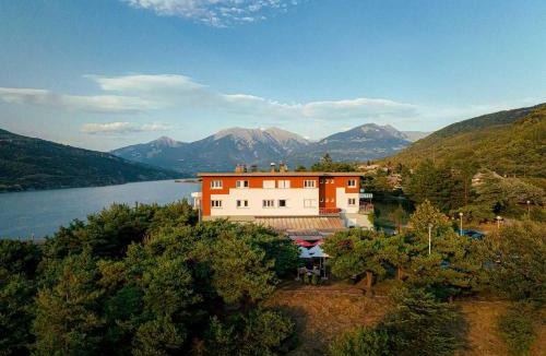 Savines-le-Lac Hotel | Logis Hotel Eden Lac