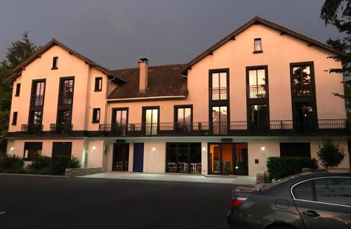 Mereau Hotel | Logis - Hotel et Restaurant La Mire