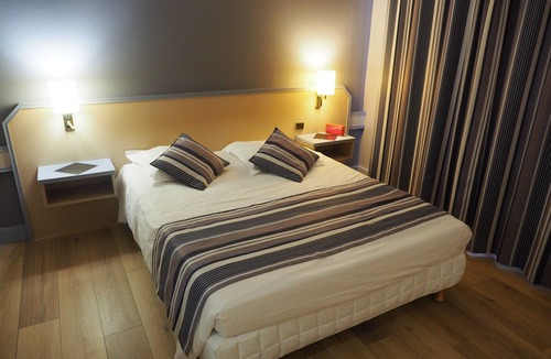 Saint-Amand-Montrond Hotel | logis hotel l'Amandois