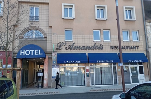 Saint-Amand-Montrond Hotel | logis hotel l'Amandois