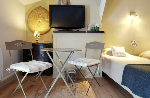 Saint-Pierre-de-Riviere Hotel | Logis Hotel Restaurant LA BARGUILLERE