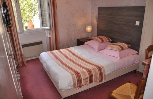 Saint-Vallier-de-Thiey Hotel | Logis Hotel Le Relais Imperial