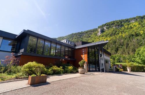 Nantua Hotel | Logis Hotel L'Embarcadère