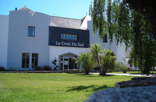 Le Tour-du-Parc Hotel | Logis Hotel La Croix du Sud