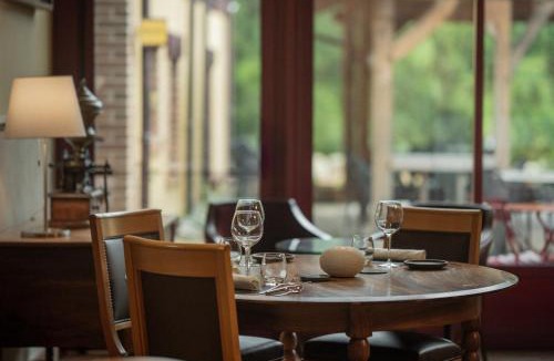 La Ferte-Saint-Cyr Hotel | Logis Hotel La Diligence