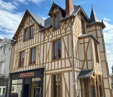 Vierzon Bed & Breakfast | Logis Hotel La Maison à Pan De Bois