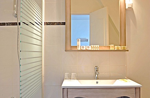 Coings Hotel | Logis Hotel La Promenade