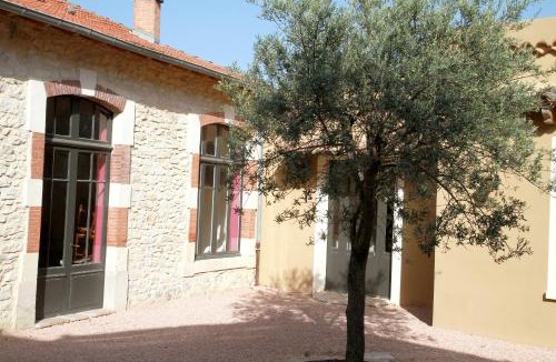Bourg-Saint-Andeol Hotel | Logis Hotel Le Clos Des Oliviers