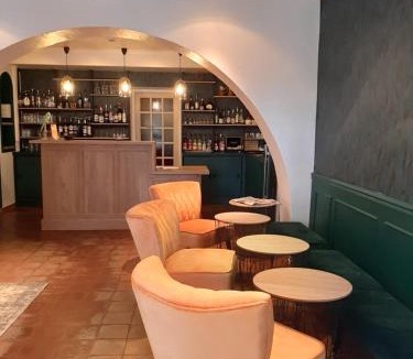 Bollene Hotel | Logis Hotel Le Chêne Vert