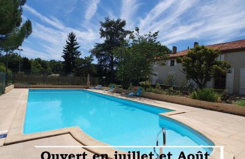 Serignac-sur-Garonne Hotel | Logis Hotel Le Prince Noir