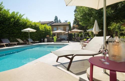 La Boisse Hotel | Logis Hotel Le Petit Casset