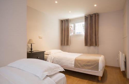 La Boisse Hotel | Logis Hotel Le Petit Casset