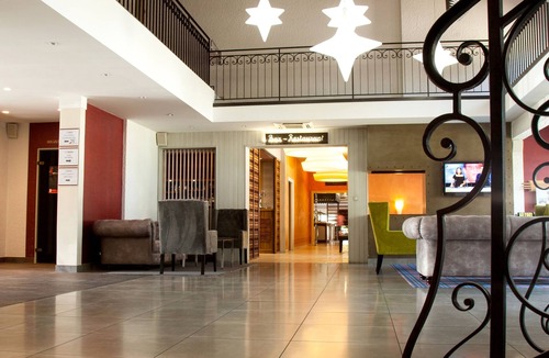 Fontenay-le-Comte Hotel | LOGIS HOTEL LE RABELAIS