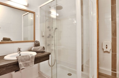 Douville Hotel | Logis Hotel Le Tropicana