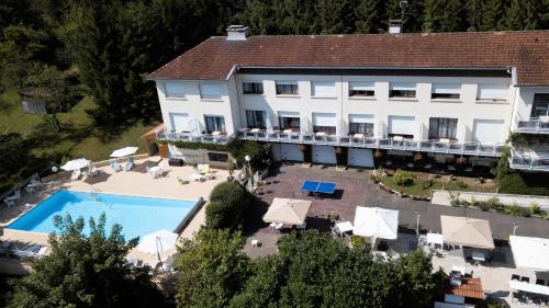 Mereville Hotel | Logis Hotel Maison Carrée Restaurant O Carré dArt