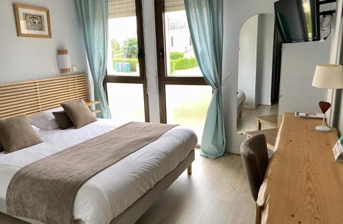La Breille-les-Pins Hotel | Logis Hotel Restaurant l'Orée Des Bois