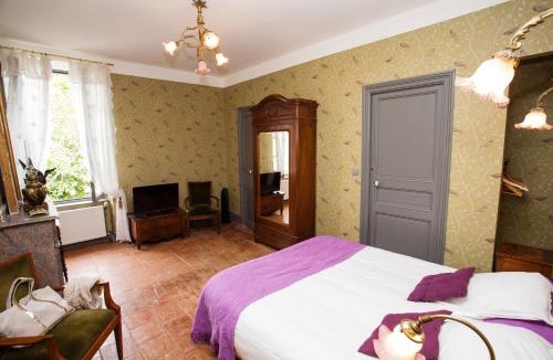 Caunes-Minervois Hotel | Logis Hotel - Restaurant La Marbrerie