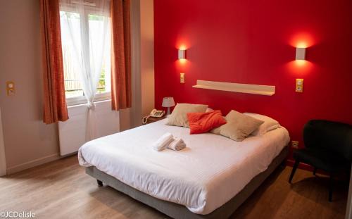 Bourgtheroulde-Infreville Hotel | Logis - Hotel & Restaurant La Corne d 'Abondance