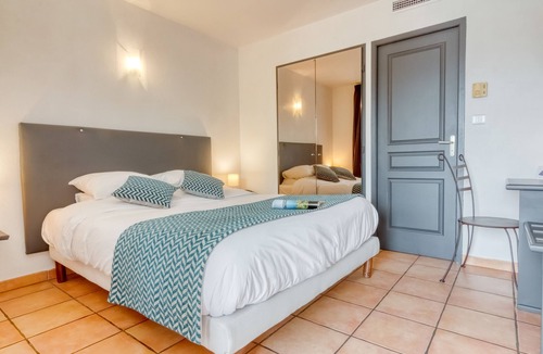 Cabestany Hotel | Logis Hotel Restaurant Les II Mas