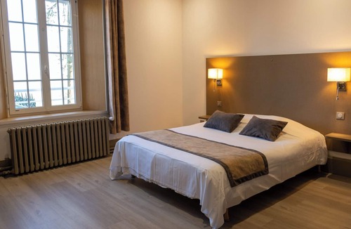 Wisques Hotel | Logis Hotel Restaurant La Sapiniere
