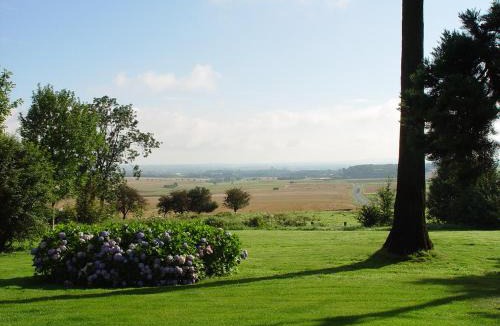 Wisques Hotel | Logis - Hotel Restaurant La Sapinière