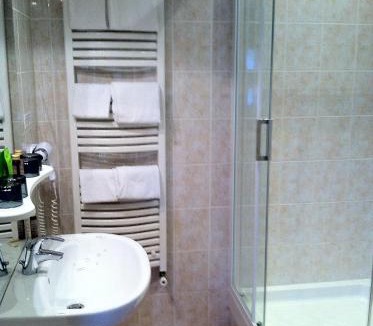 Saint-Jean-le-Blanc Hotel | Logis Hotel Villa Marjane