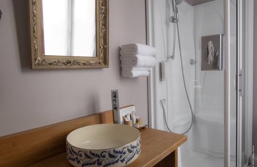 Saint-Martin-du-Littoral Hotel | Logis hotels La bonne Adresse