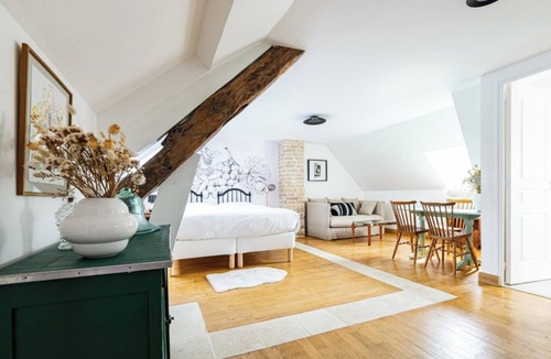 Flavigny-sur-Ozerain Apartment | Logis Joséphine