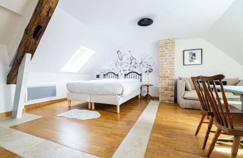 Flavigny-sur-Ozerain Apartment | Logis Joséphine