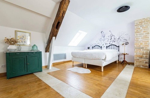 Flavigny-sur-Ozerain Apartment | Logis Joséphine