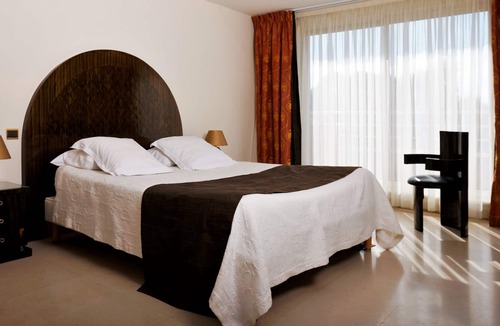 Sainte-Anne-d'Auray Hotel | LOGIS L'Auberge