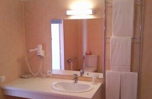 Molieres Hotel | LOGIS l'Auberge du Quercy Blanc