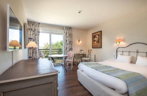 Saulges Hotel | Logis L'Ermitage Hôtel & Restaurant