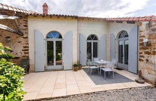 Saint-Laurent-de-la-Salle House | Logis La Tour - Gîte Orangerie