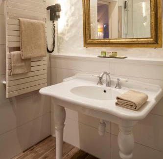 Wierre-Effroy Hotel | Logis La Ferme Du Vert