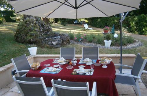 Mareuil-Sur-Lay-Dissais Bed & Breakfast | Logis La Folie