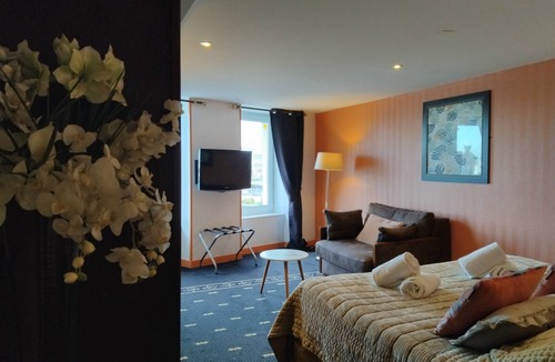 Cherbourg-en-Cotentin Hotel | LOGIS La Régence