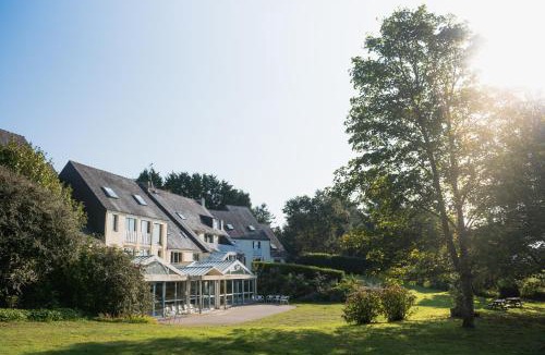 Locronan Hotel | Logis Latitude Ouest Hôtel Restaurant & Spa