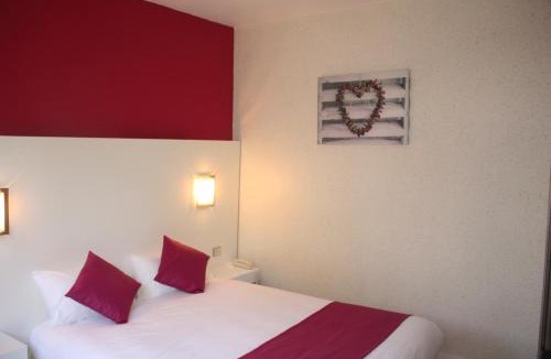 Locronan Hotel | Logis Latitude Ouest Hôtel Restaurant & Spa