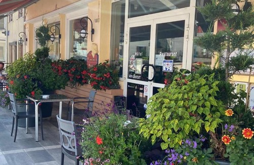 Andelot-Blancheville Hotel | LOGIS Le CANTAREL