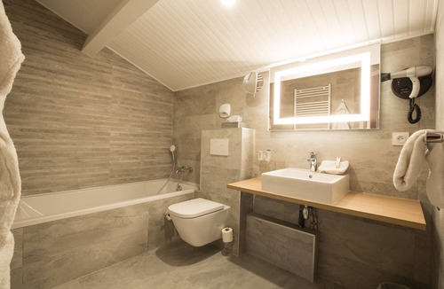 La Boisse Hotel | Logis Le Petit Casset