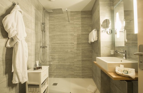 La Boisse Hotel | Logis Le Petit Casset