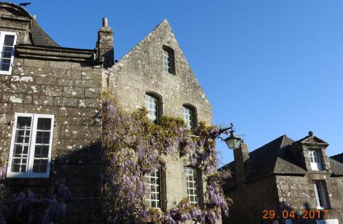 Locronan Hotel | Logis Le Prieuré